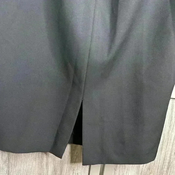 Chelsea 28 Dress Sz 6 Strapless Ruffle Neckline Crepe Peplum Sheath Black Color - Picture 7 of 10